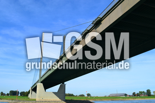 Rheinbrücke Rees-Kalkar 2.jpg